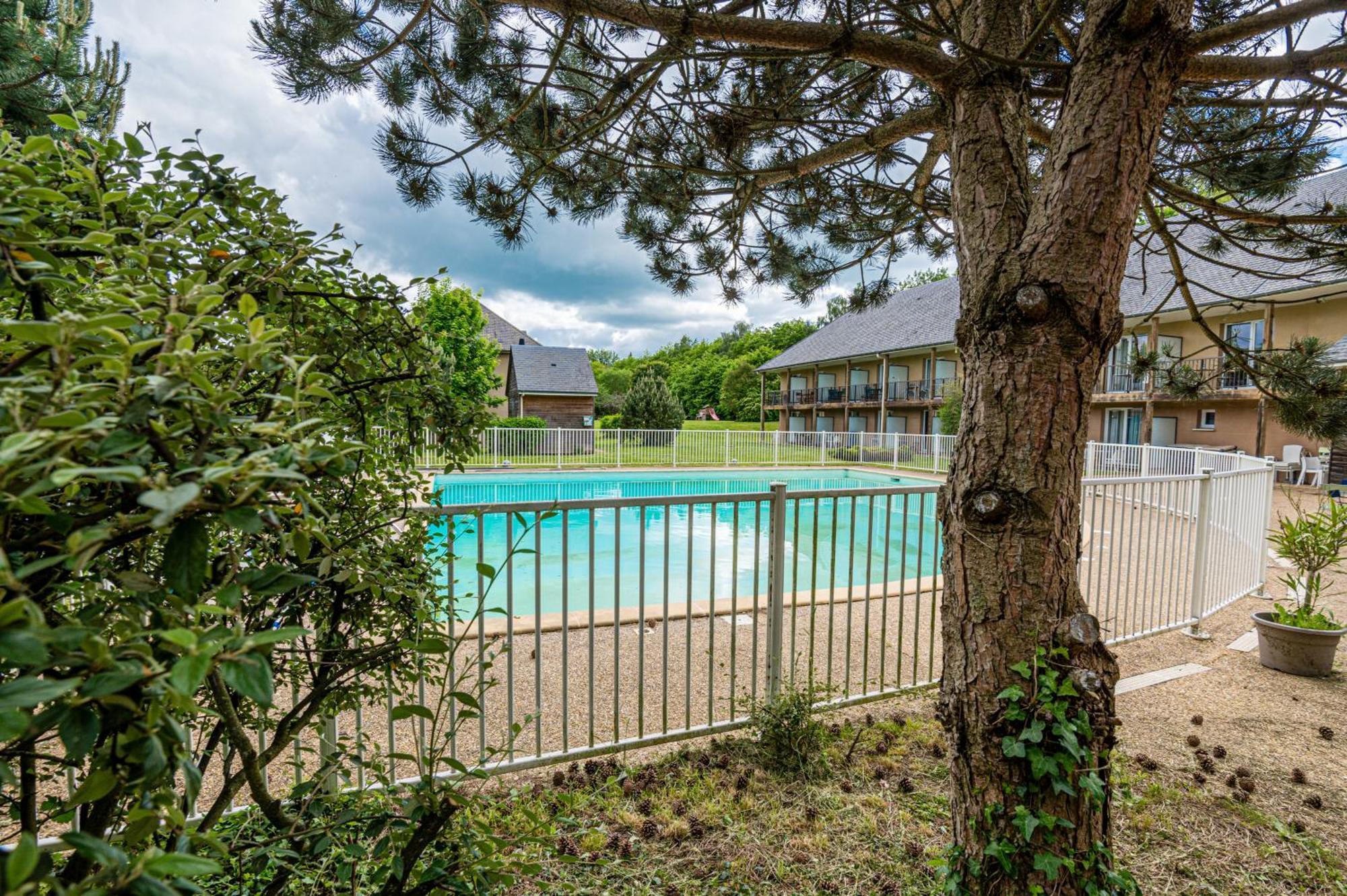 Appartement Cosy 5 Mins Honfleur Piscine Terrasse Équemauville Exterior foto